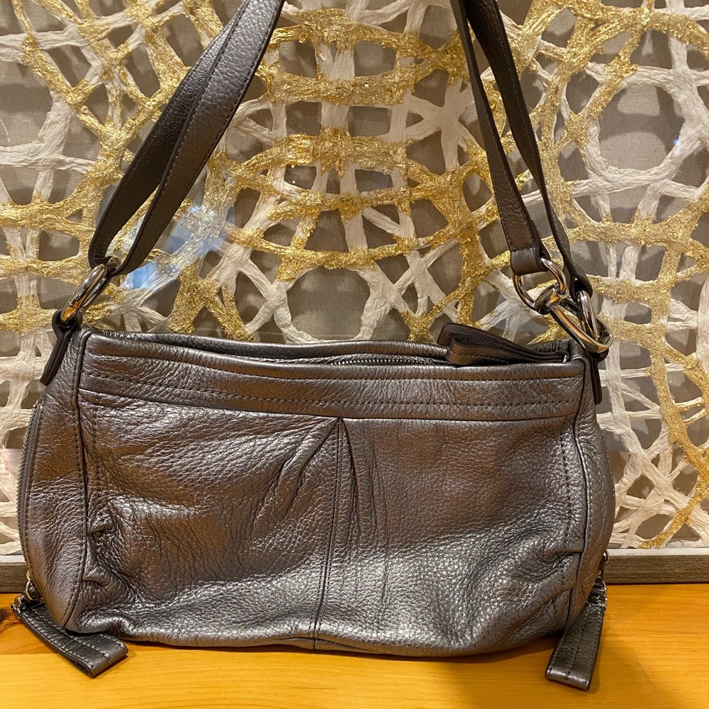 B.Makowsky Leather Metallic Pebbled Silver Handbag